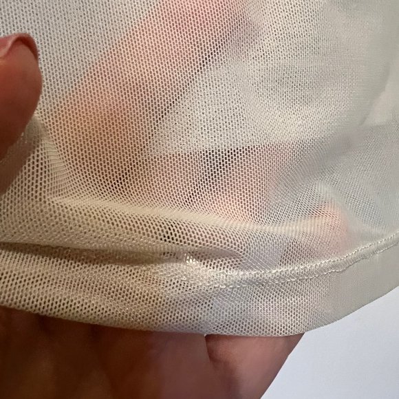 Vivienne Tam- large-VINTAGE-sleeveless blouse-Large-puffy flowers on front-liner - Picture 5 of 10